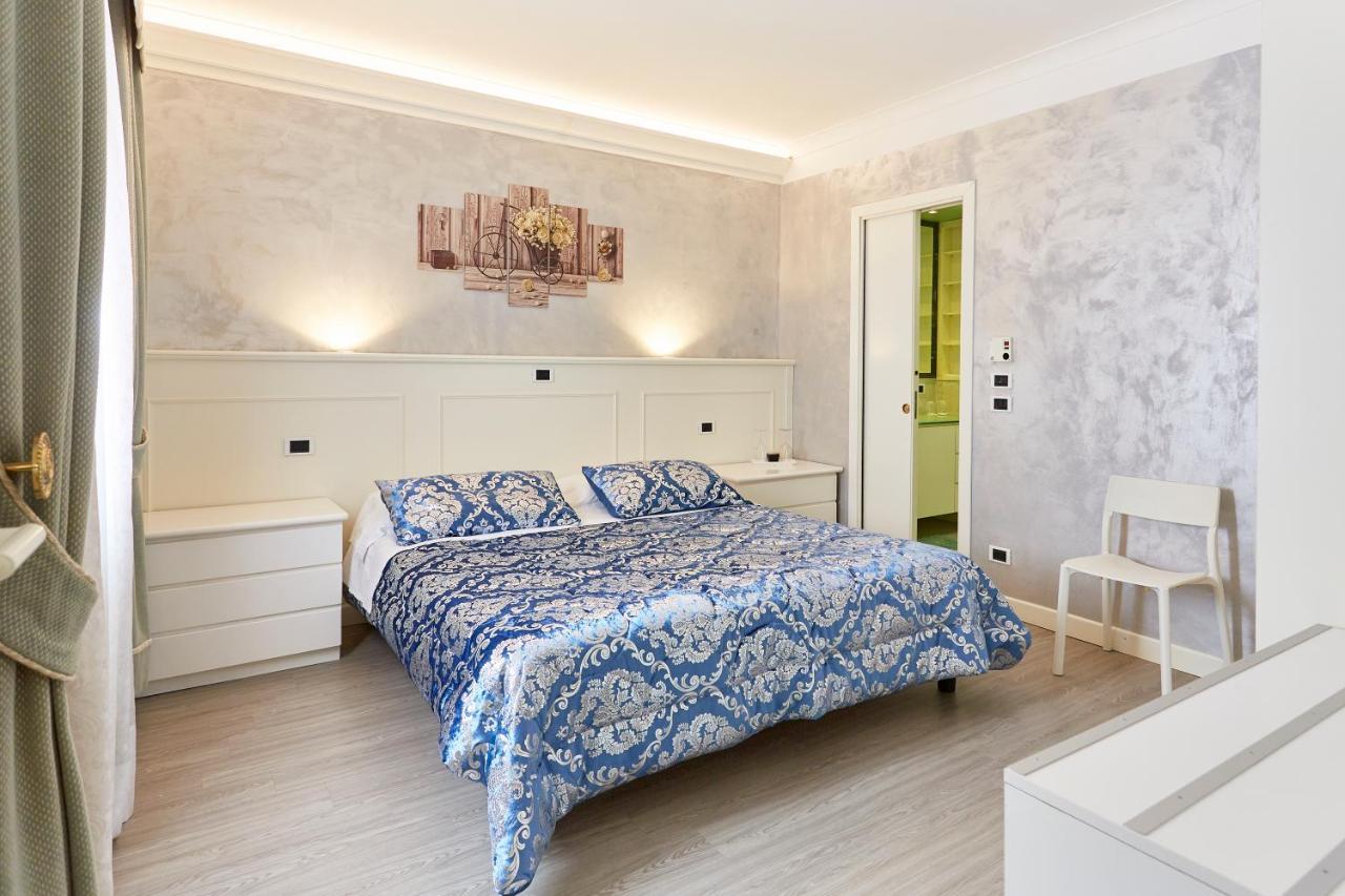דסנזאנו דל גארדה Hotel Villa Lilla מראה חיצוני תמונה