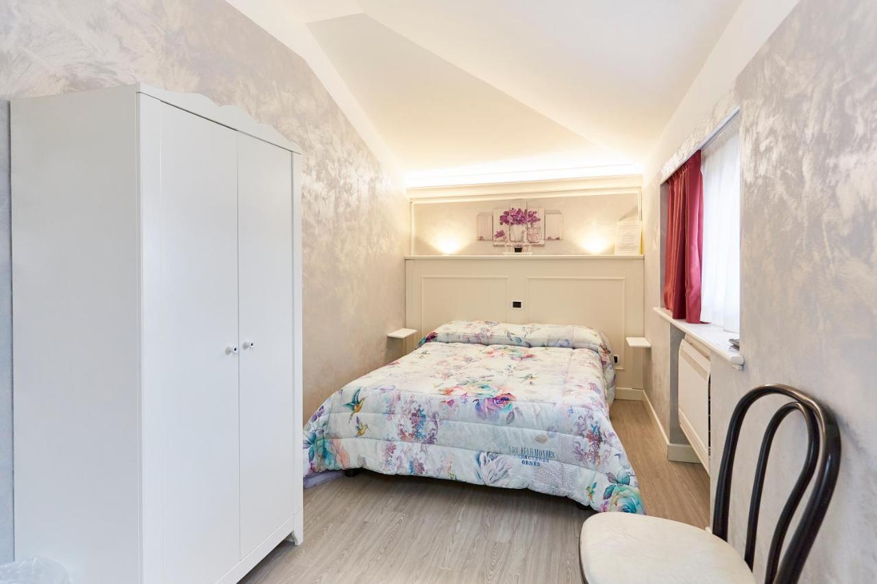 דסנזאנו דל גארדה Hotel Villa Lilla מראה חיצוני תמונה