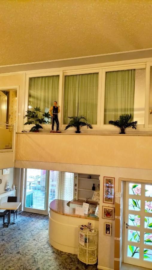 דסנזאנו דל גארדה Hotel Villa Lilla מראה חיצוני תמונה