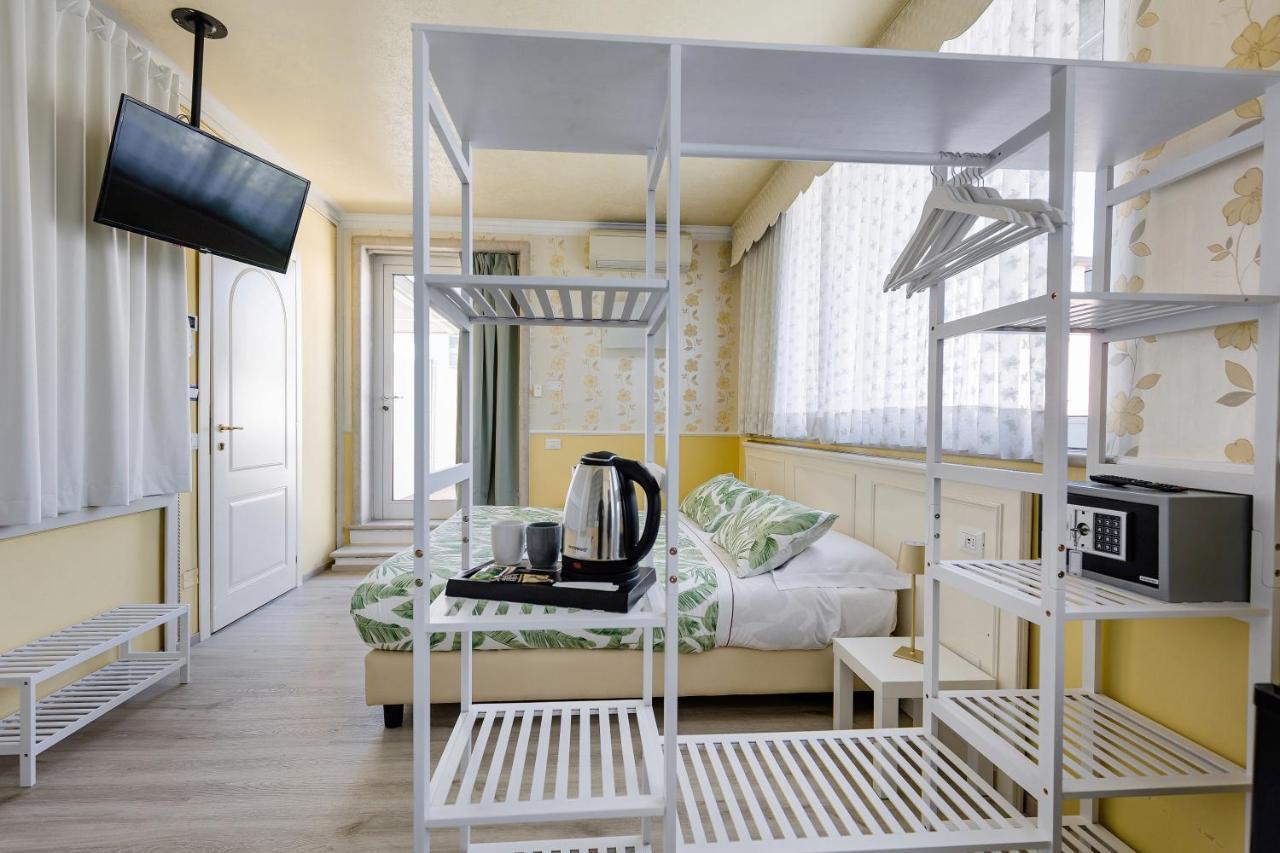 דסנזאנו דל גארדה Hotel Villa Lilla מראה חיצוני תמונה