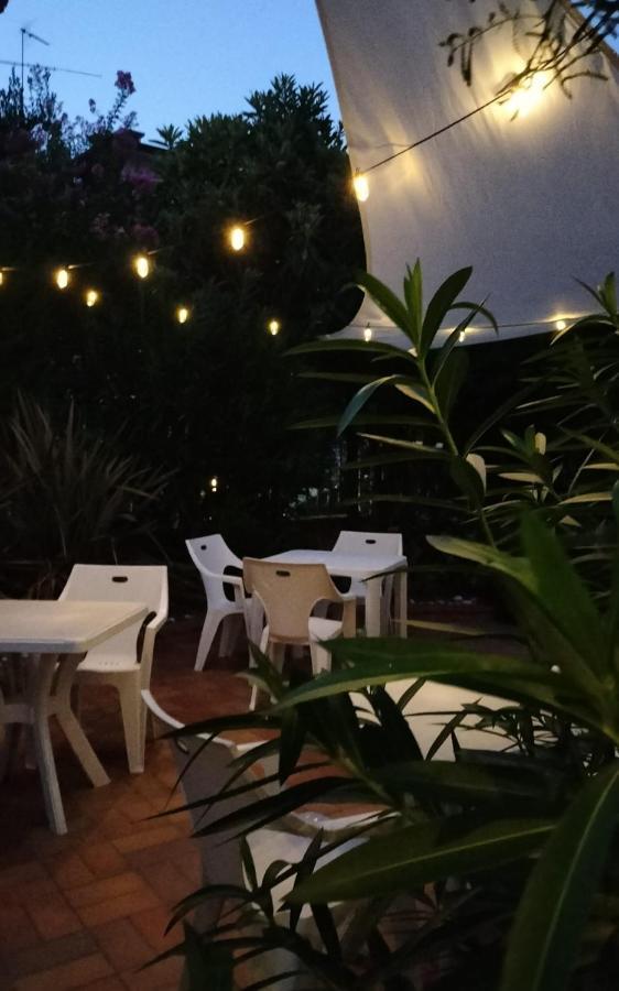 דסנזאנו דל גארדה Hotel Villa Lilla מראה חיצוני תמונה
